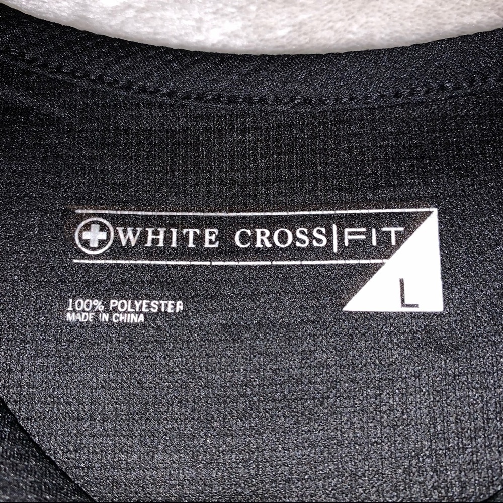 🌺3/$15🌺 White Cross Fit Long Sleeve
